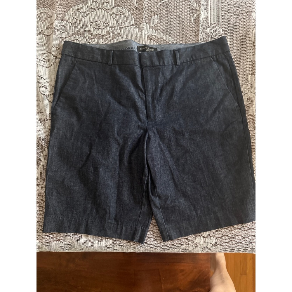 Banana Republic Bermuda Blue Shorts Size 12 Pre- Owned‎